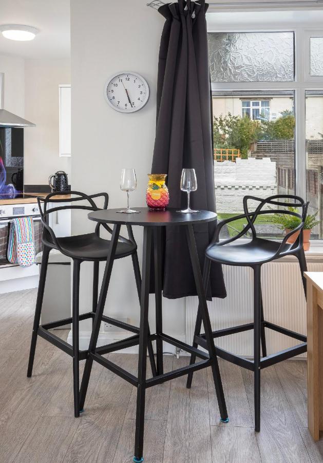 Fantastic! Family Home: Free Parking Blackpool Bagian luar foto